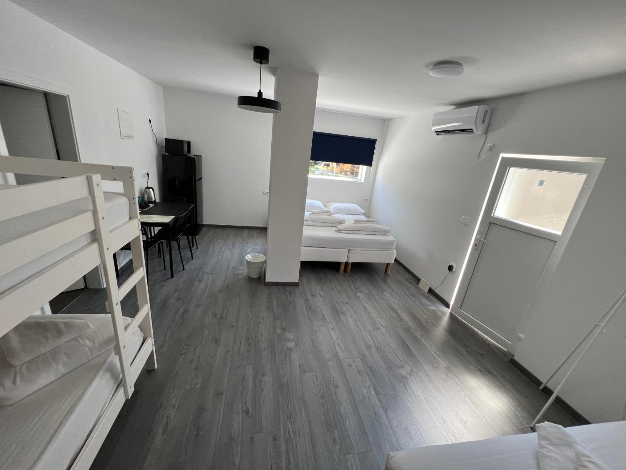 Hotel Lemonwood House Postojna Zewnętrze zdjęcie