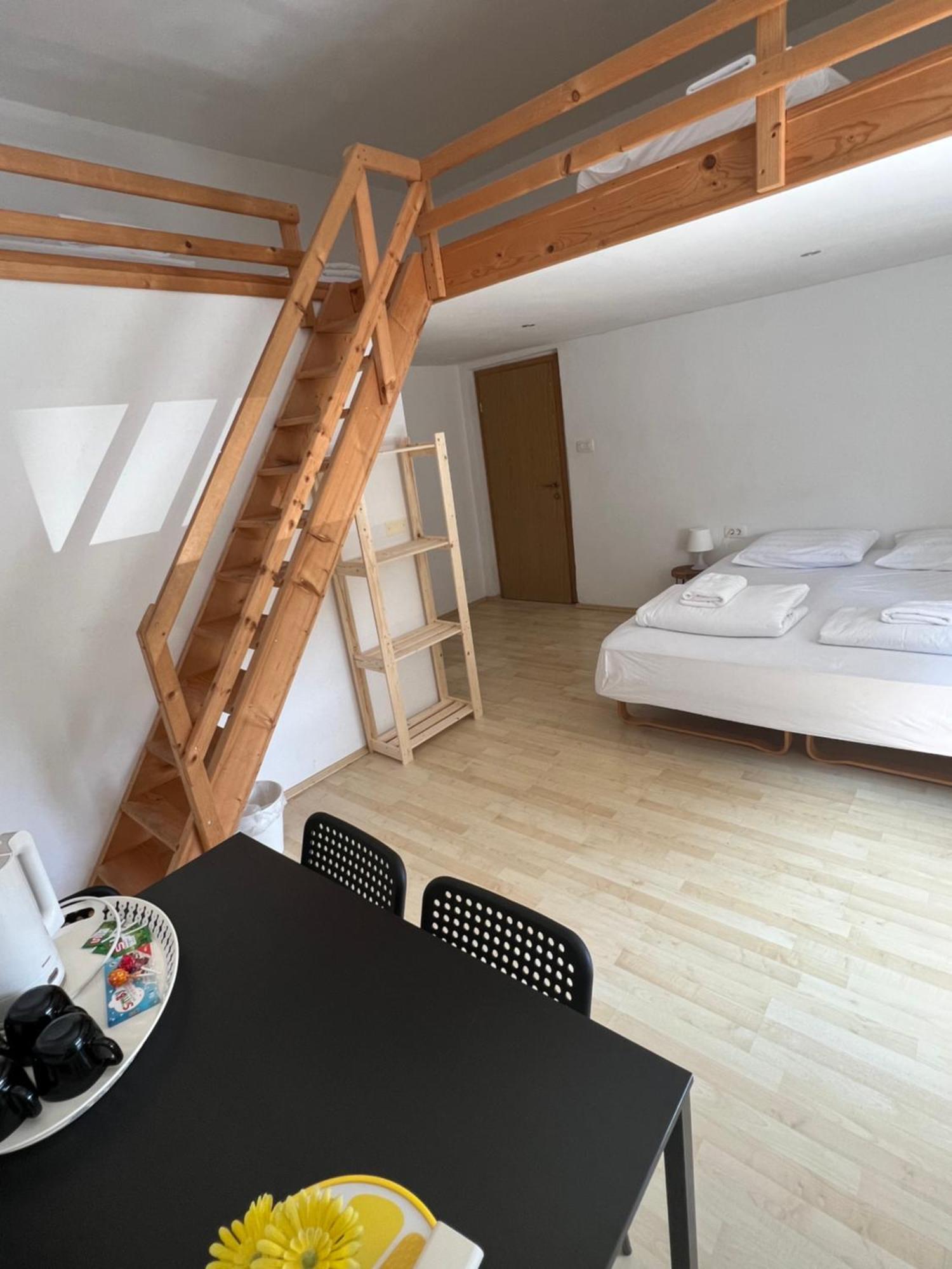 Hotel Lemonwood House Postojna Zewnętrze zdjęcie